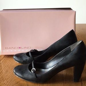 Bandolino Leather Pump